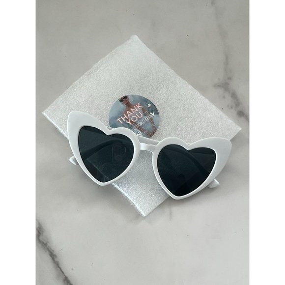 UNTAMED PEARLS White Cateye Bridal Sunglasses NEW - Picture 4 of 6